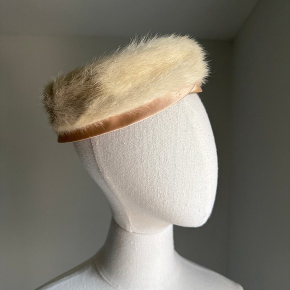 Accessories - Vintage 50's Genuine White Fur Pillbox Hat Satin Ribbon Elegant Glam Jackie O
